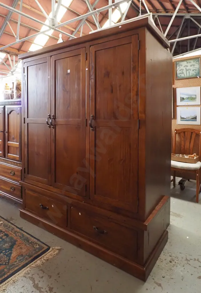 large solid pine 2 drawer 3 door wardrobe H1805 W1465 D580 Image 1++