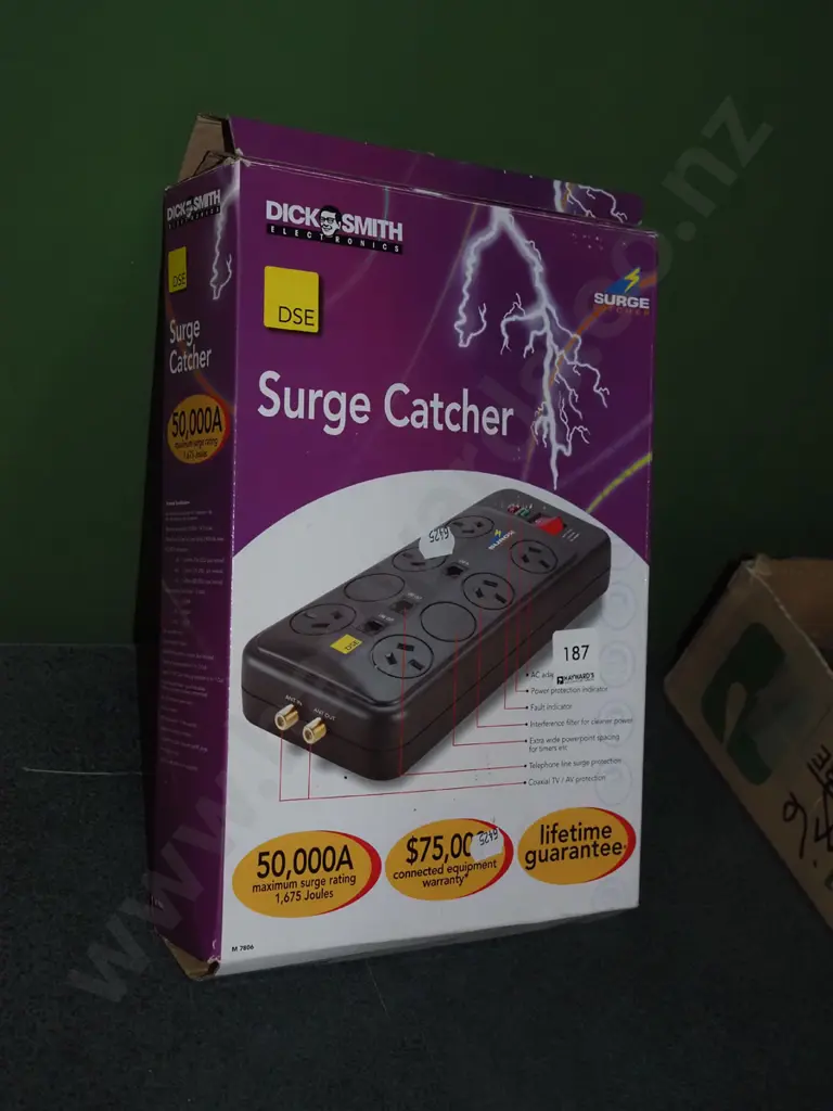 boxed  Dick Smith surge catcher Image 1++