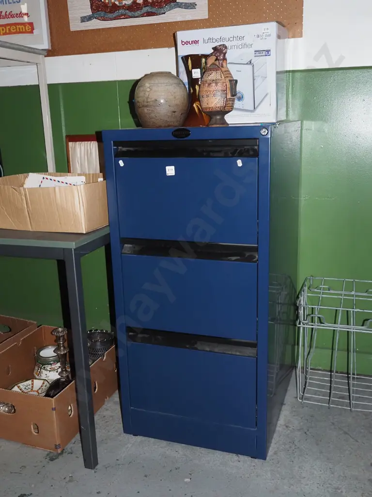 blue Precision 3 drawer filing cabinet- key in office Image 1++