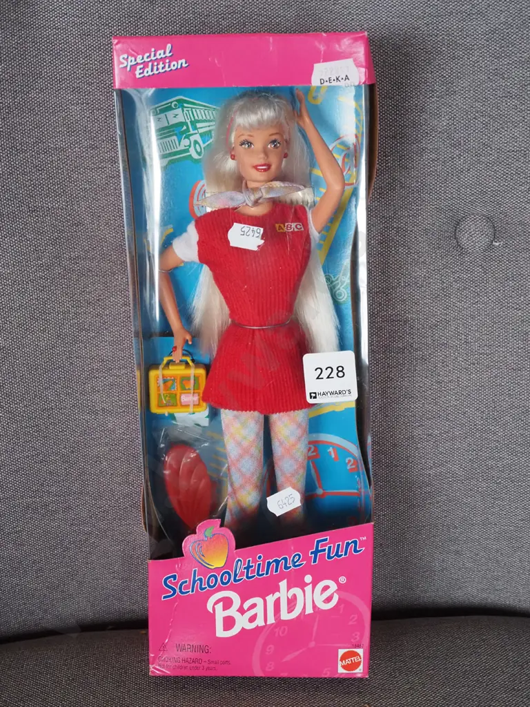 boxed School Time Fun Barbie - damage to box Image 1++