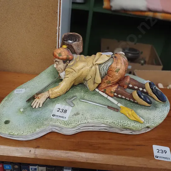 golfing figurine L300