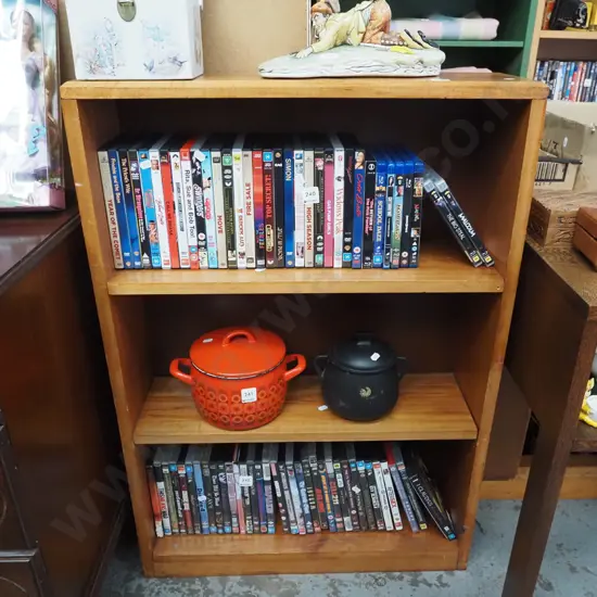 solid rimu bookcase H940 W650 D190