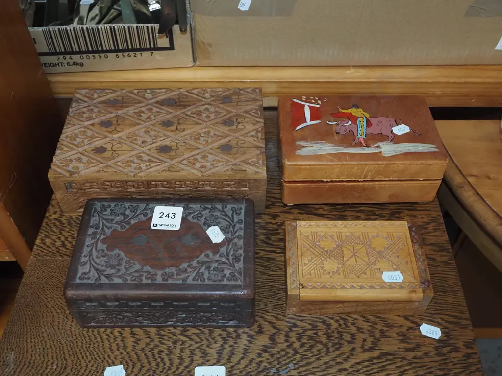 4x lidded trinket boxes Image 1++