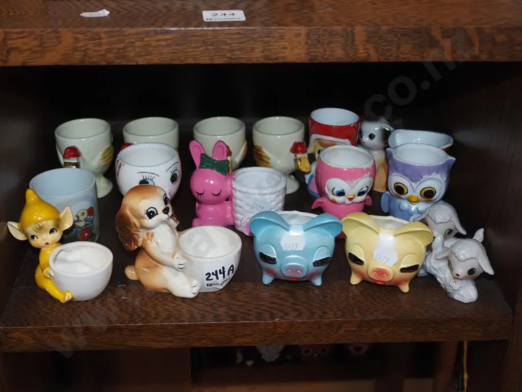 novelty animal egg cups and figurines Image 1++