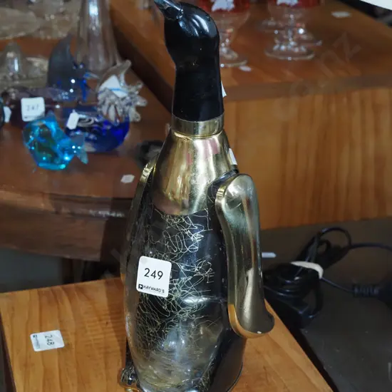 penguin decanter H310
