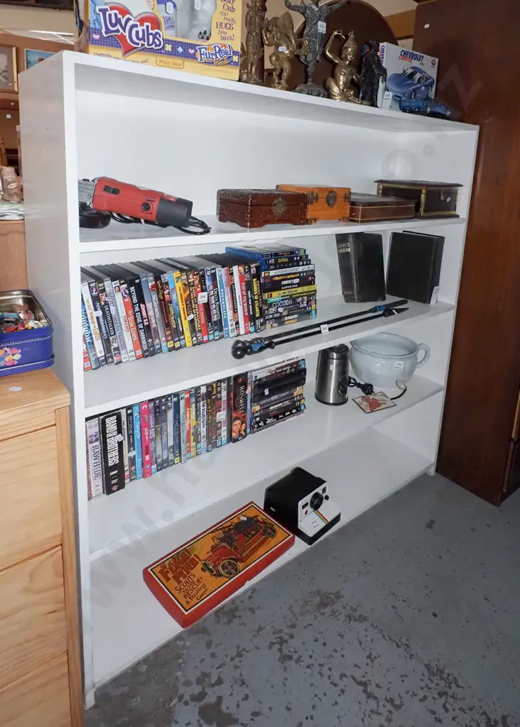 white painted wooden bookcase H1220 W1210 D285 Image 1++