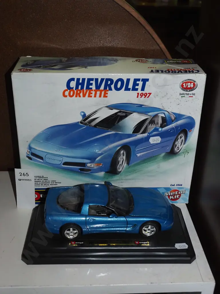 diecast scale Burago 1997 Corvette Image 1++