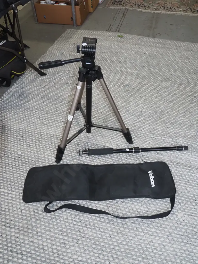 Velbon tripod, mono pod Image 1++
