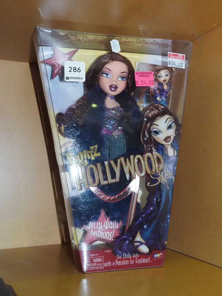 boxed as  new Bratz Hollywood Star doll Image 1++