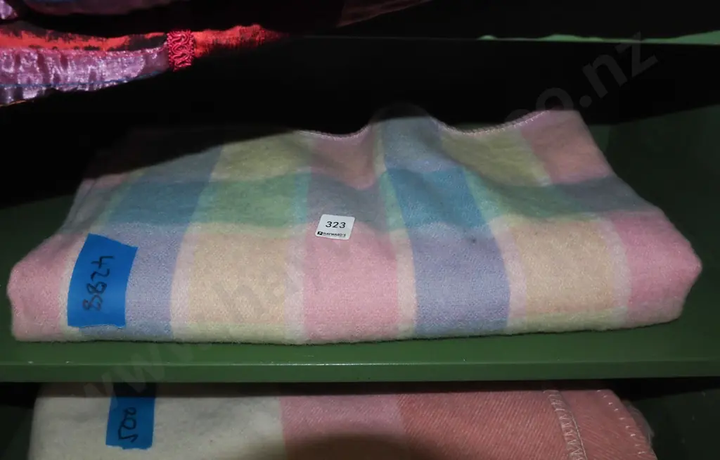 checked woollen blanket Image 1++