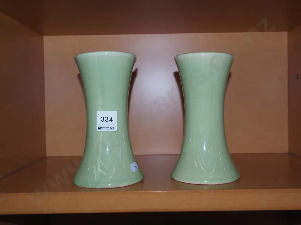 2x Dunedin Horticultural Society vases H160 Image 1++