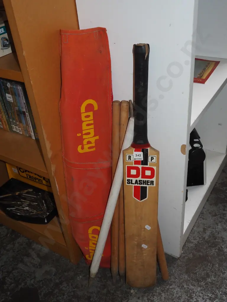 cricket bat and wickets Image 1++