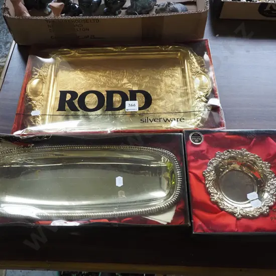 3x boxed plated trays