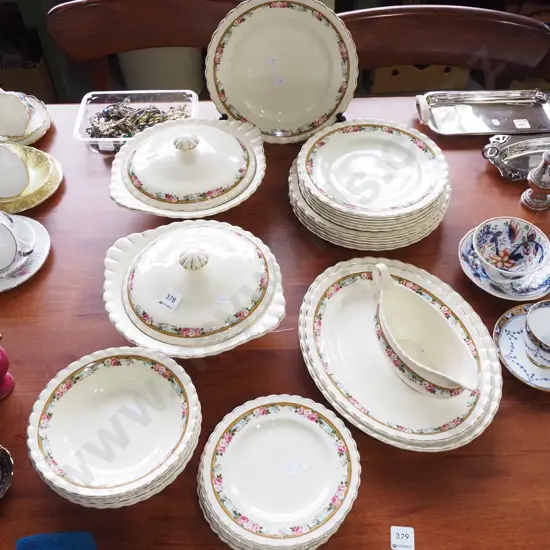 Meakin Arlington dinner items; ashets, plates etc