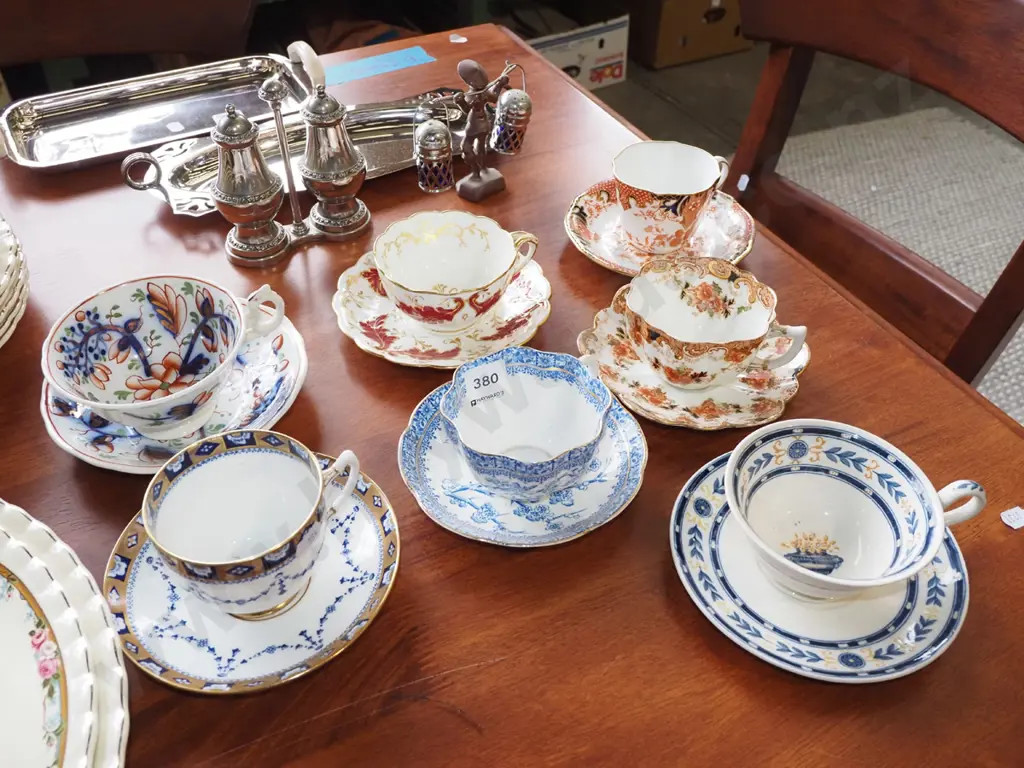 7x cups and saucers Image 1++