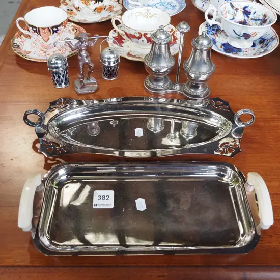 2x plated sandwich trays, 2x salt and peppers