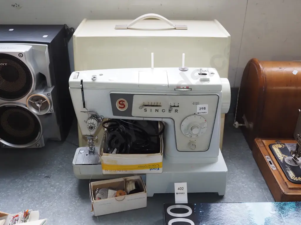 Singer 438 sewing machine Image 1++