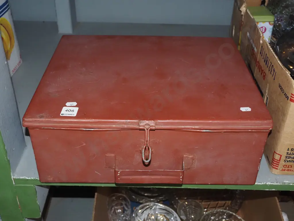 lockable metal case Image 1++