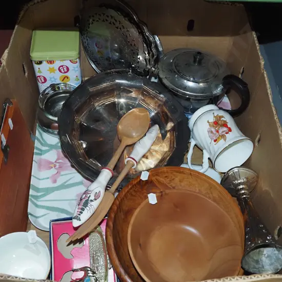 box; wooden bowls, salad servers etc