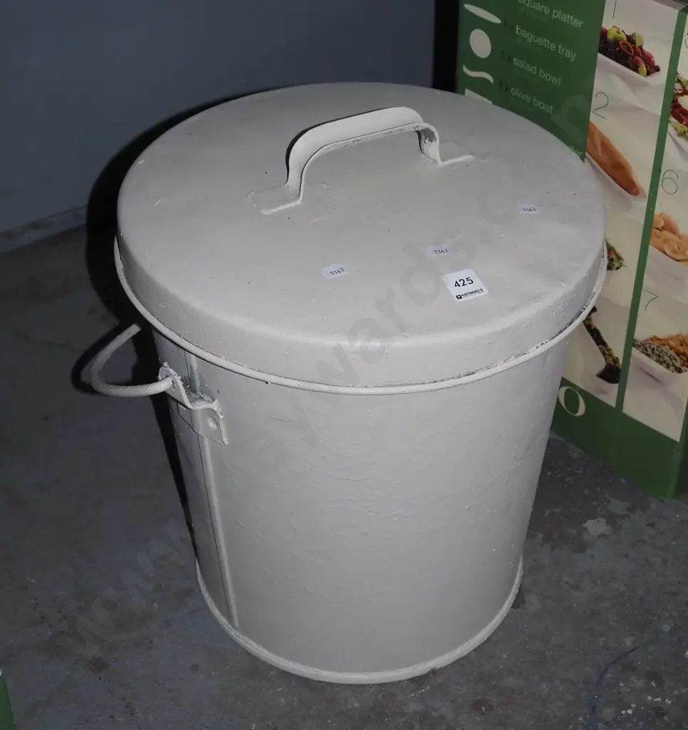 painted lidded ash can H400 Image 1++