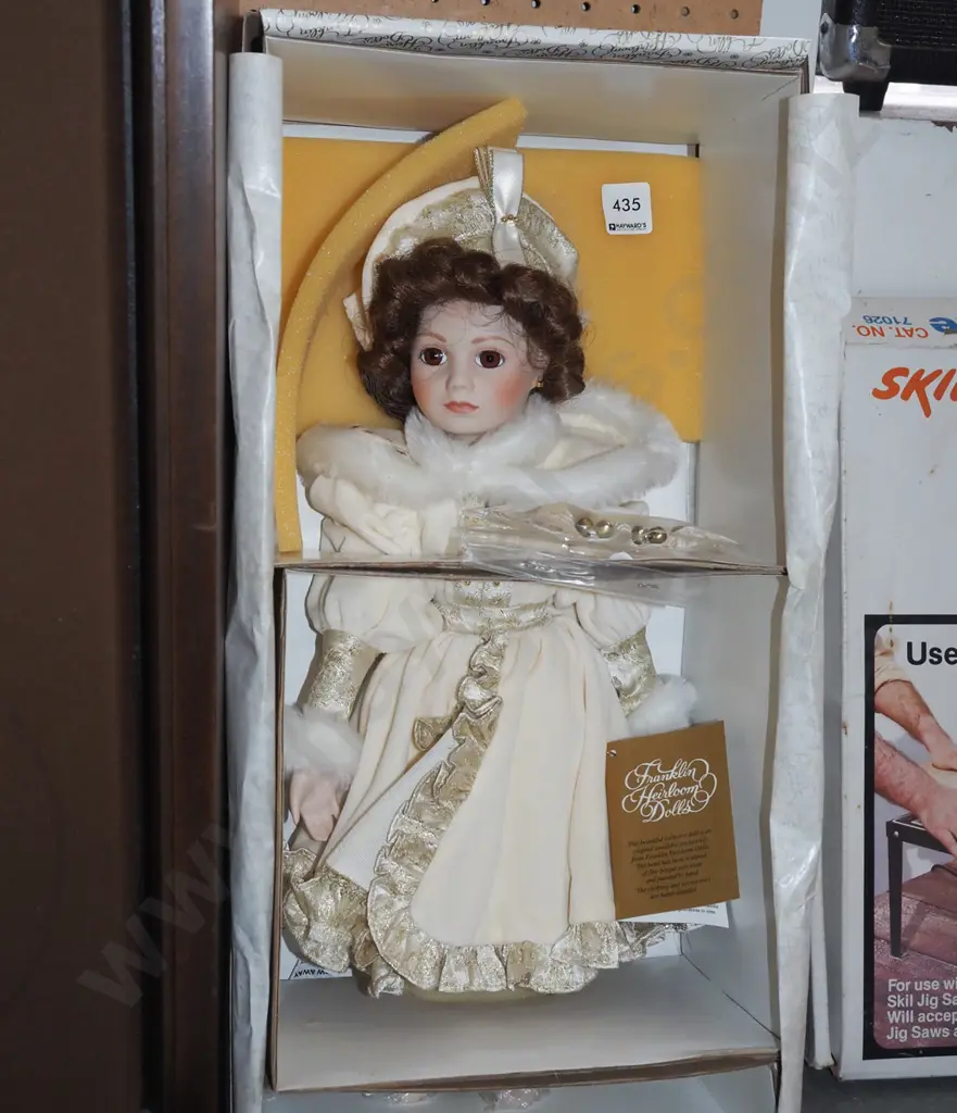 boxed Franklin Mint Heirloom display doll Image 1++