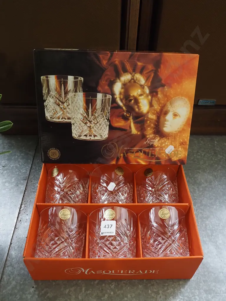 boxed set of 6 crystal whisky tumblers Image 1++
