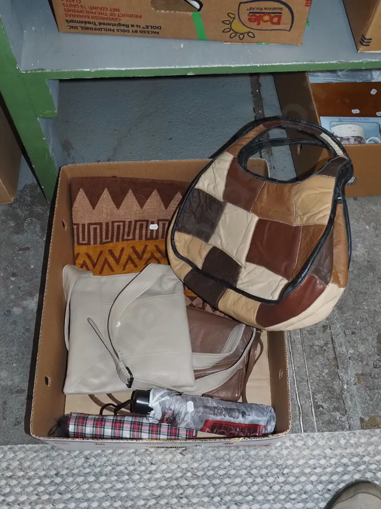 box; hand bags, umbrellas Image 1++