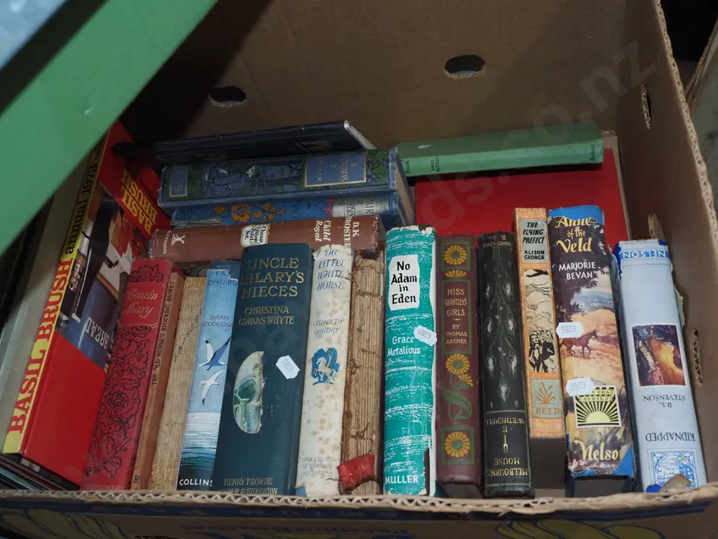 box of books Image 1++