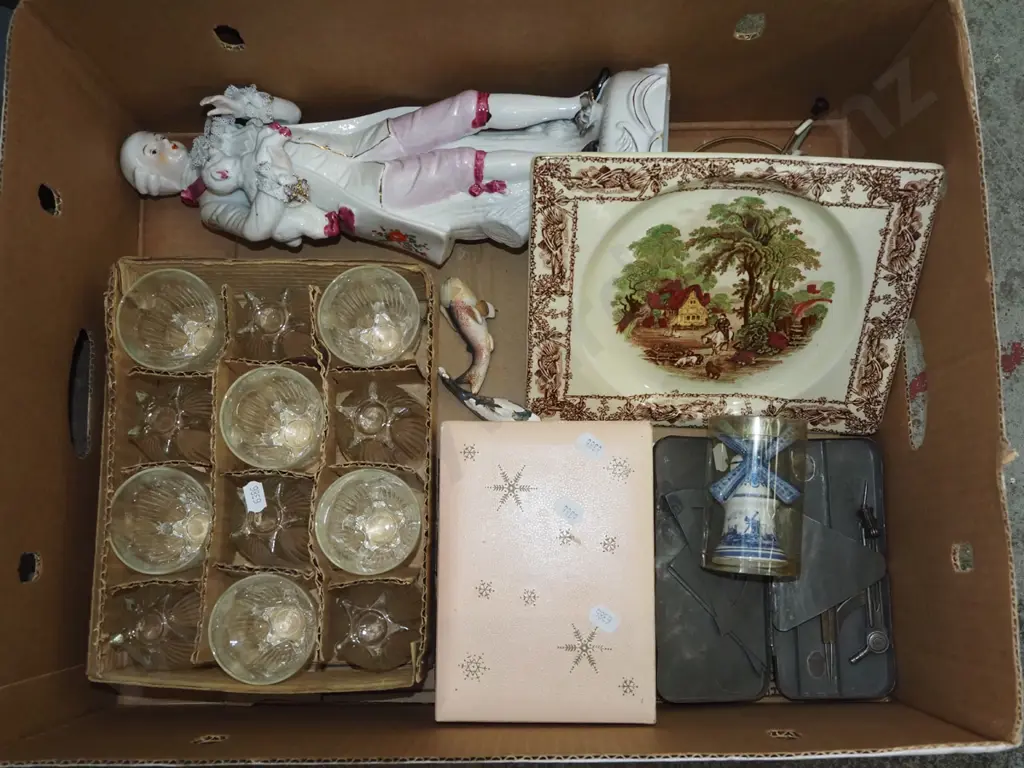 box; retro glasses, plates, figurine etc Image 1++