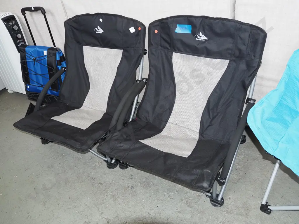 pair of Torpedo 7 camping chairs - red dots Image 1++