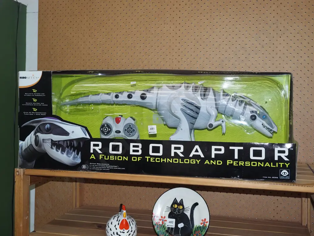 boxed as new large Robo raptor robotic dinosaur toy L840 Image 1++