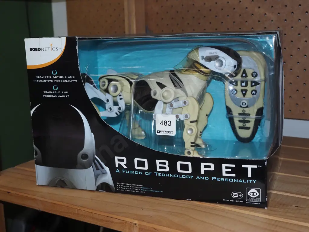 boxed as new Robo Pet Image 1++