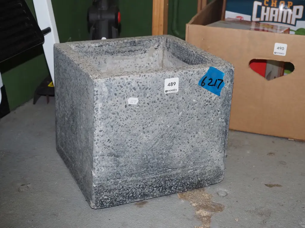 cast concrete planter H230 W250 D250 Image 1++