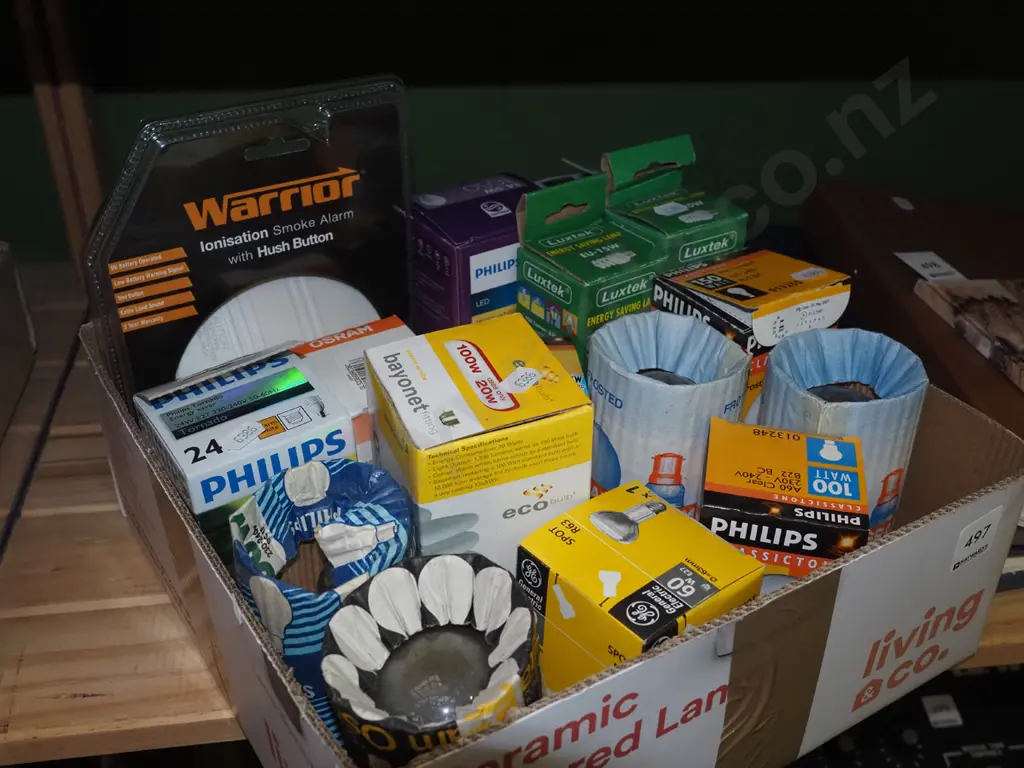 box of light bulbs Image 1++
