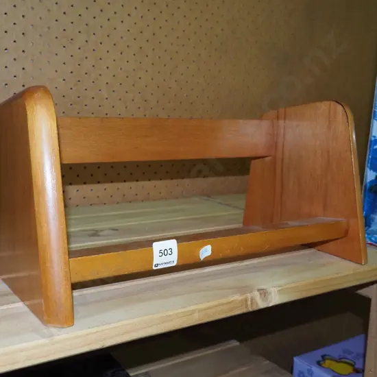 small rimu bookcase L390