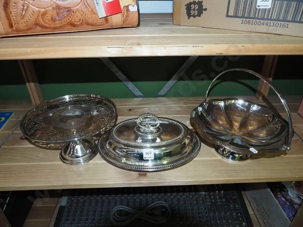 2x plated comports, lidded vege Image 1++
