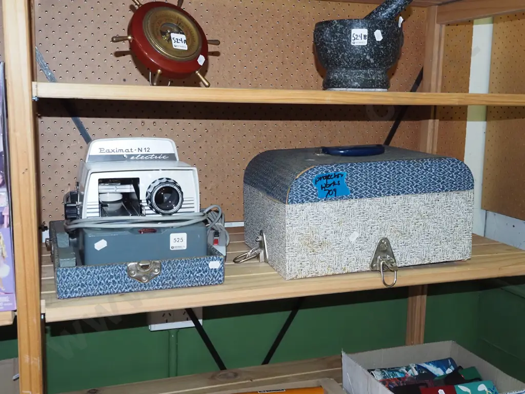 Paximat vintage slide projector Image 1++