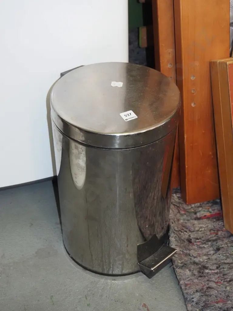 stainless steel flip top rubbish bin Image 1++