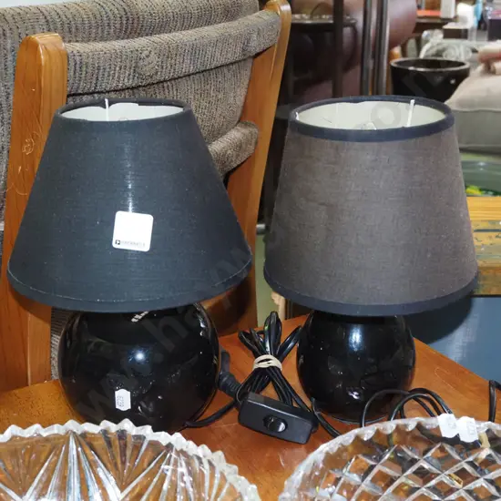 2x ceramic based table lamps H260