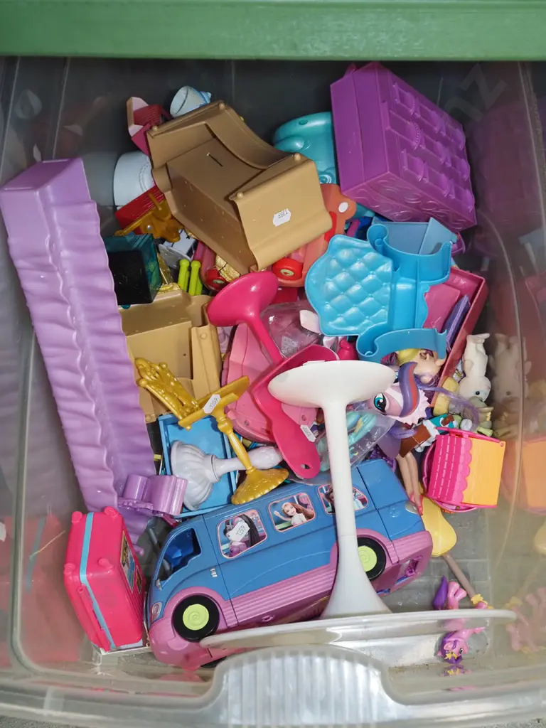 plastic tub of toys Image 1++