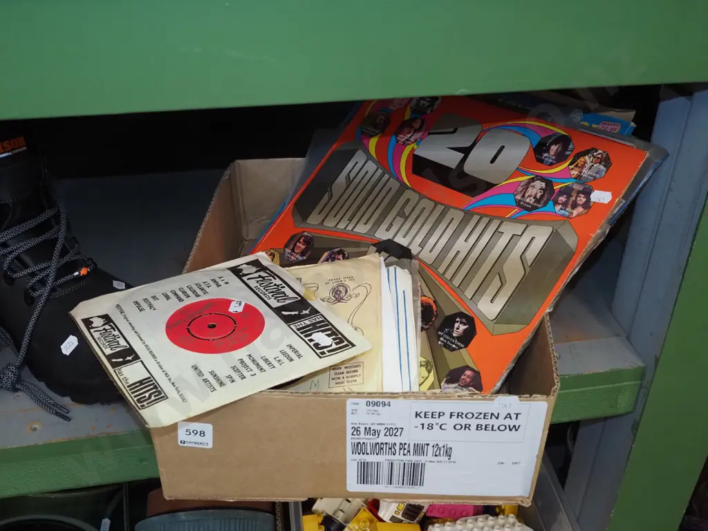 box; various LPs, 45s Image 1++