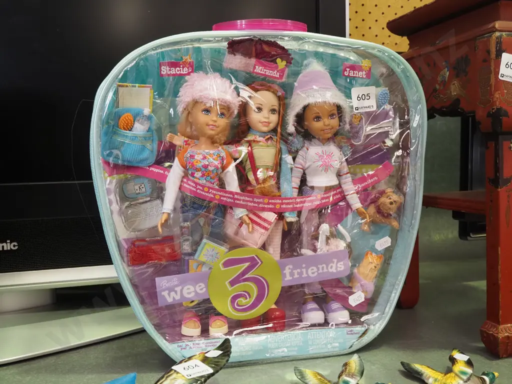 boxed  Barbie Wee Three Friends Image 1++