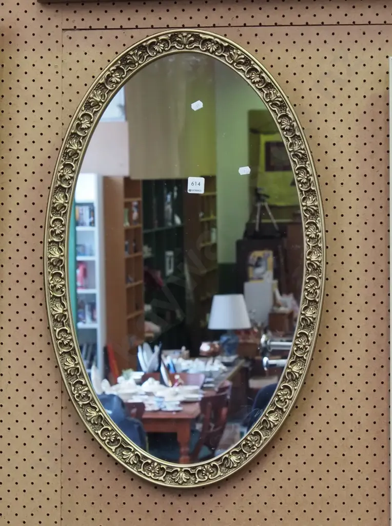 gilt framed oval wall mirror H730 Image 1++