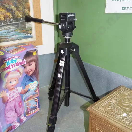 Cullmann camera tripod