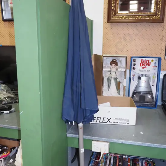 blue fabric sun umbrella