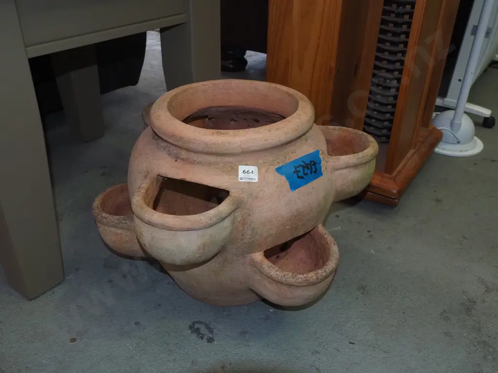 terracotta strawberry planter Image 1++