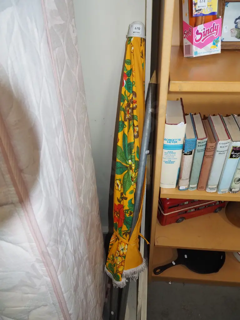 vintage sun umbrella Image 1++