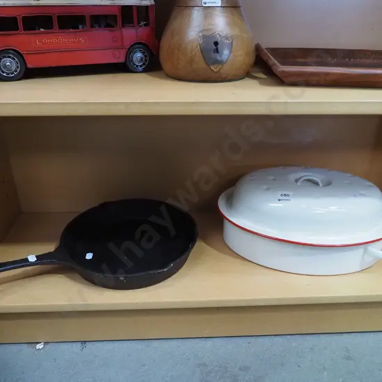 roasting dish, cast iron frying pan