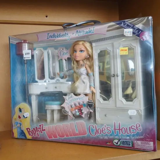 boxed as new Bratz World Cloe's House