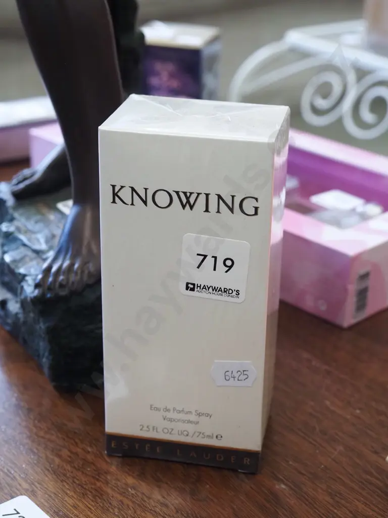 boxed as new Estee Lauder Knowing eau de parfum 75ml Image 1++